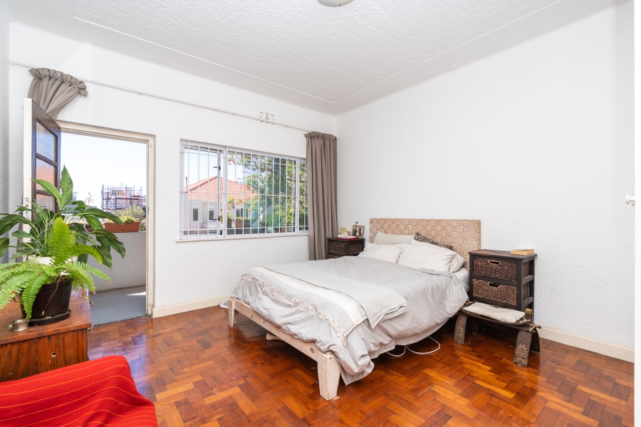 2 Bedroom Property for Sale in Vredehoek Western Cape